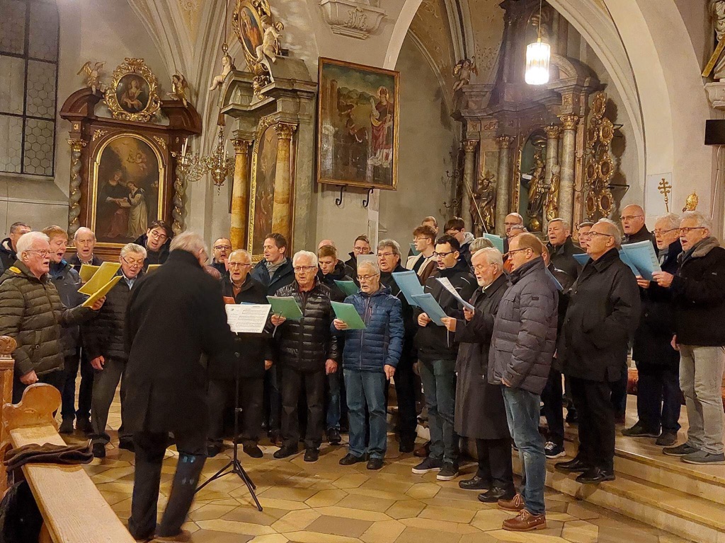- 3 - Unser Chor