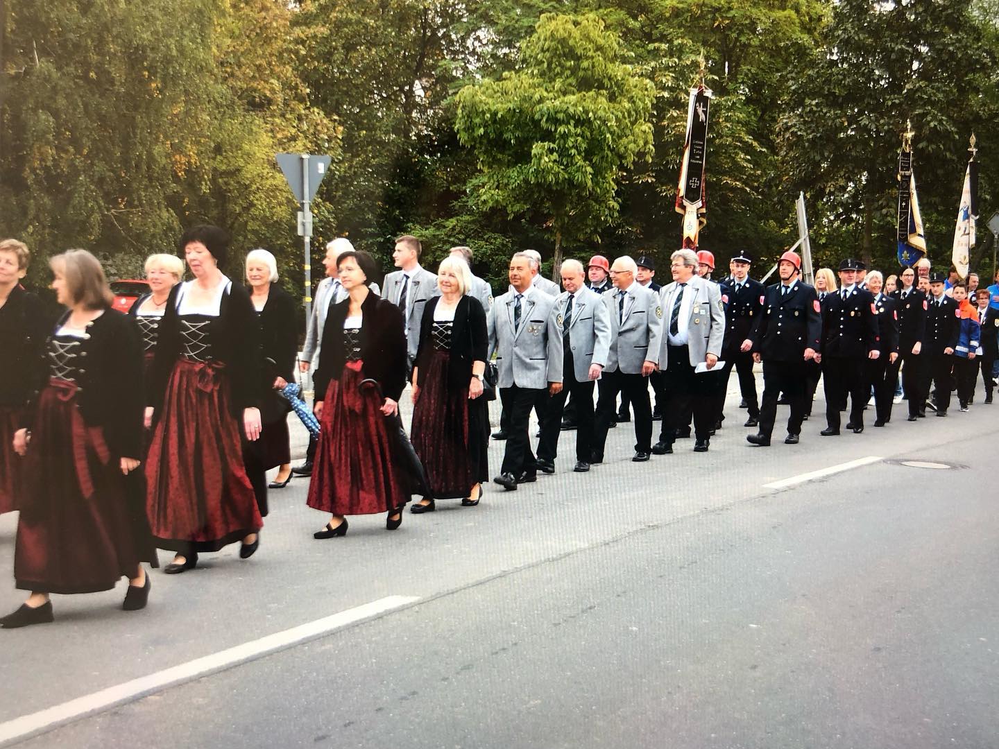 -5- Sch&uuml;tzenverein, Feuerwehr und Sportverein