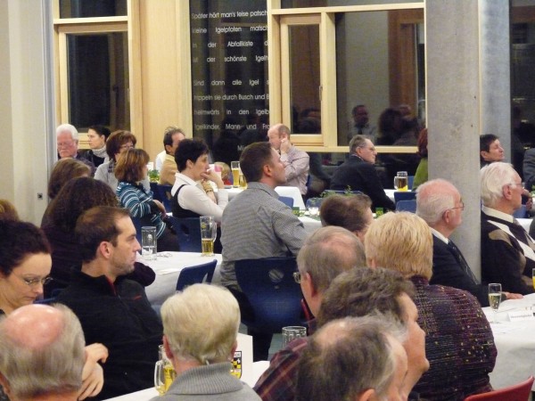 - 15 - ... und alles lauscht