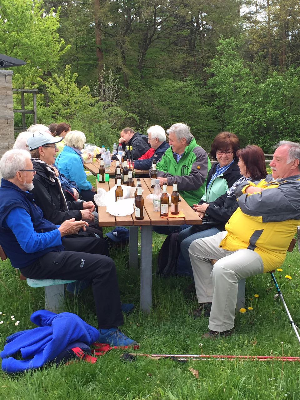 -15- Die Reuther Sängerfamilie unterwegs zum Drei-Franken-Stein