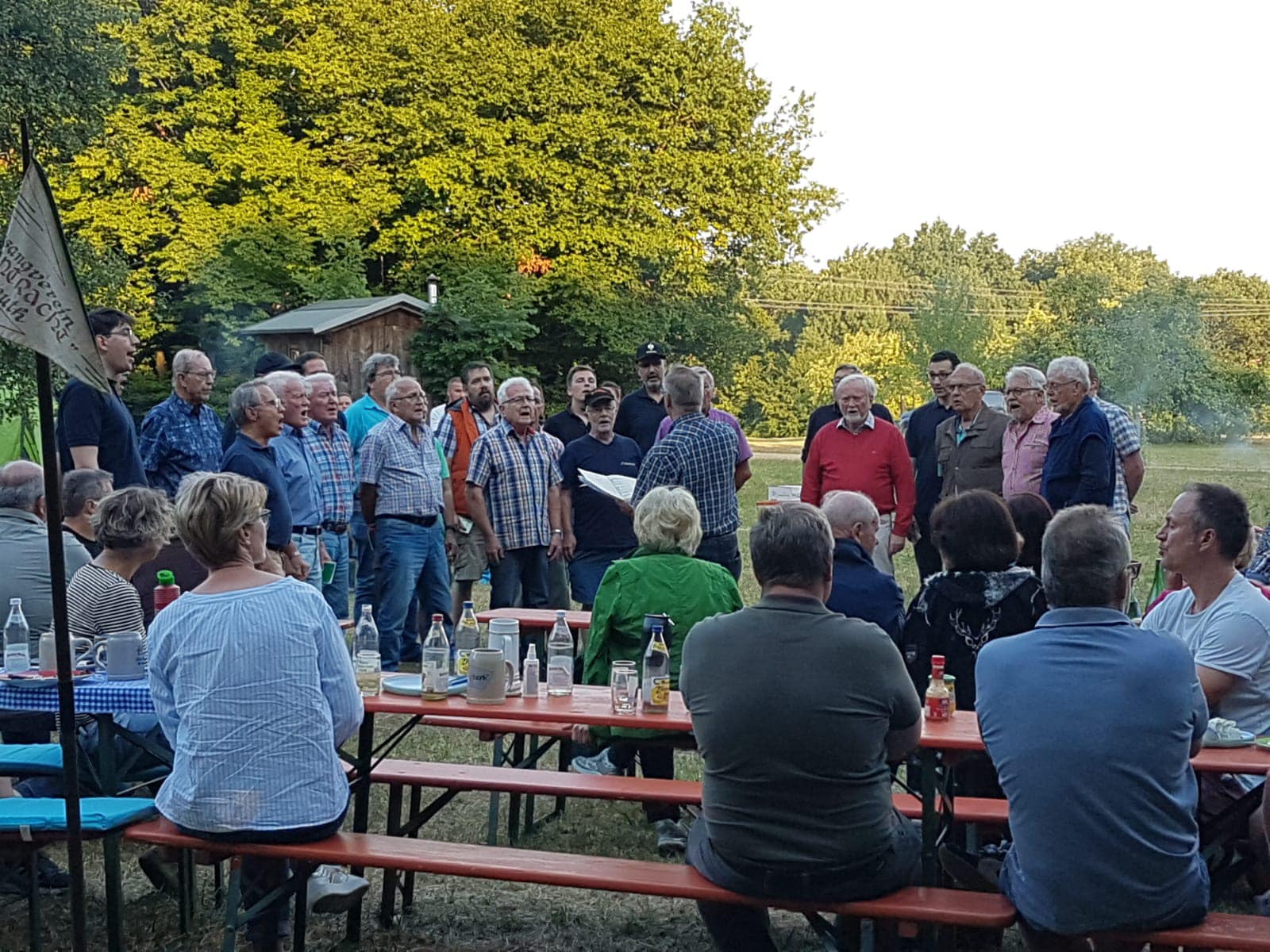 - 3 - Unser Chor beim Auftritt