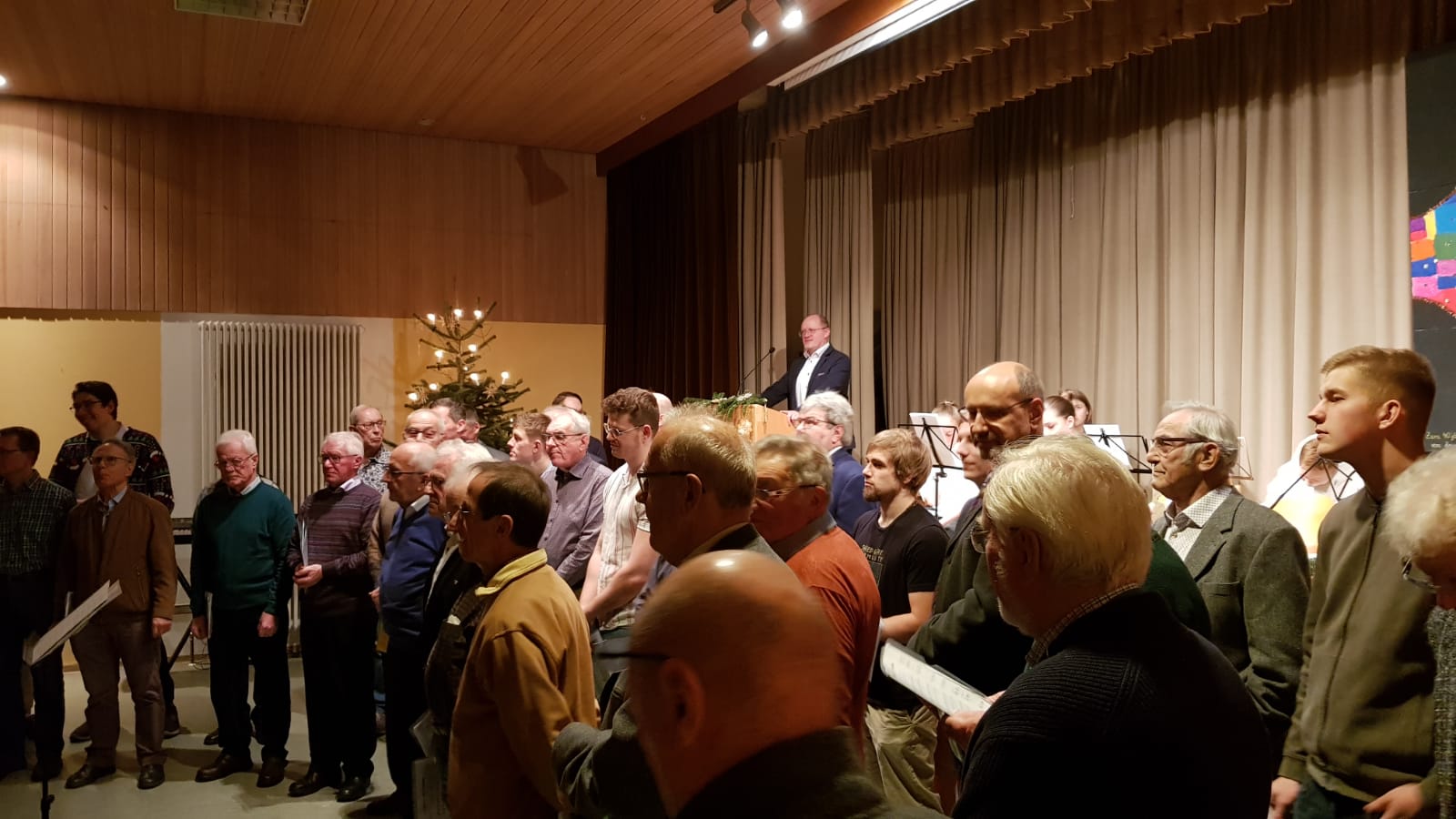 -2- 1. Vorstand Michael Schuster bei seinen Grußworten