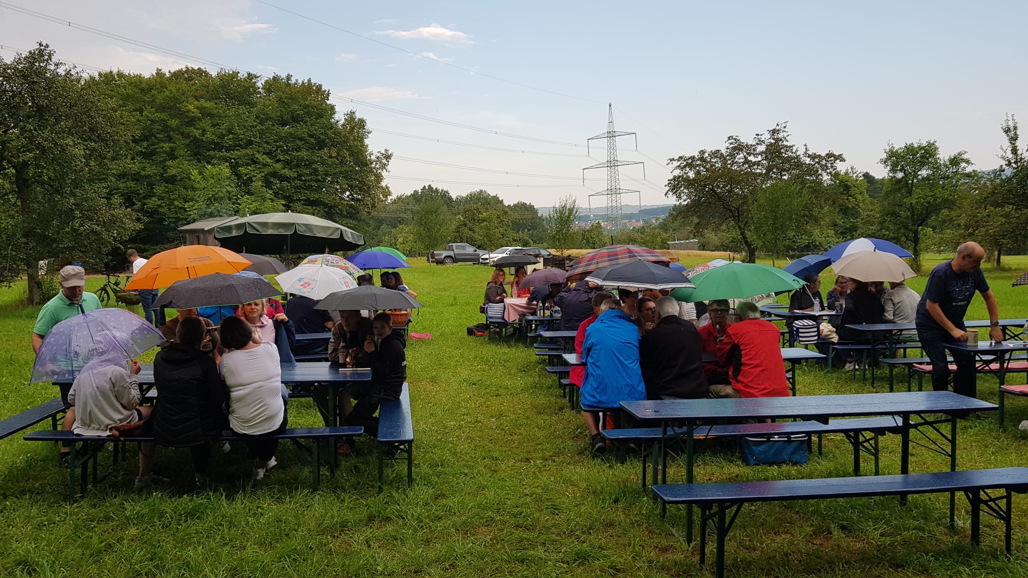 -2- Auch ein kleiner Schauer tat der Stimmung keinen Abbruch