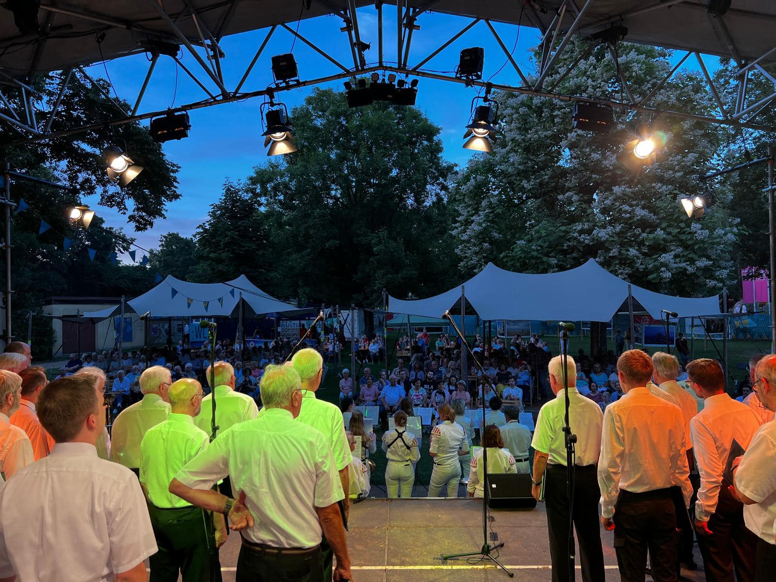 -14- Beim gemeinsamen Stück