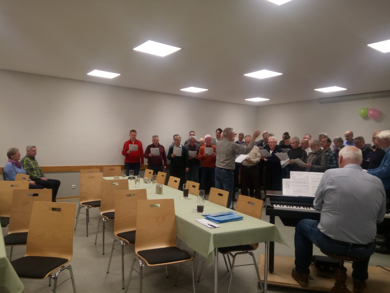 -2- Beim Ständchen mit Andreas Ringel am Piano