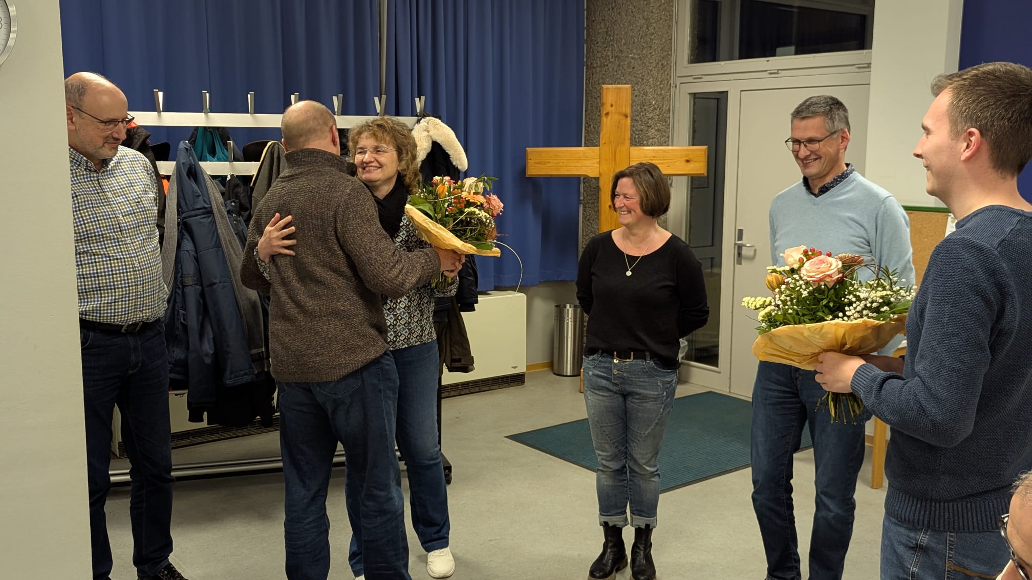 -2- Blumenstrau&szlig;&uuml;bergabe...